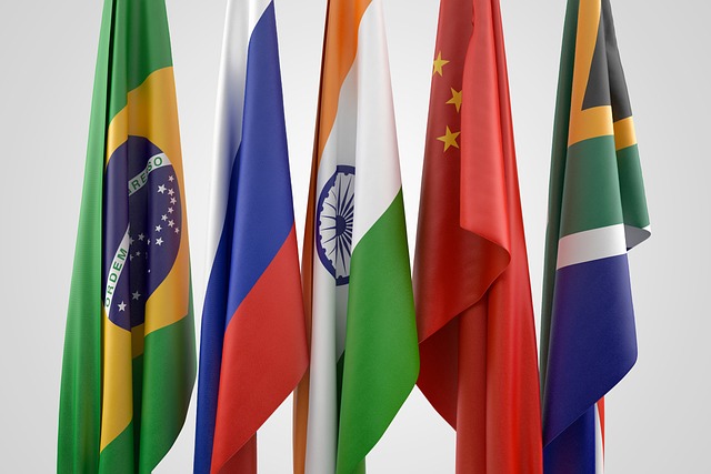 BRICS-এর পাঁচটি দেশের জিডিপি এখন G7 এর অংশীভূত পাঁচটি দেশের জিডিপির তুলনায় ০.৮% বেশি বলে ব্রিটিশ গবেষণা সংস্থা জানিয়েছে।
