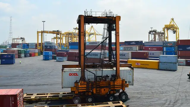 হাদীর মৃত্যুর পর চলা মব সহিংসতার ঘটনা শিরোনাম দখল করার পর চাপা পড়ে গেল চট্টগ্রাম বন্দর বিদেশীদের হাতে তুলে দেওয়ার বিরুদ্ধে আন্দোলন।